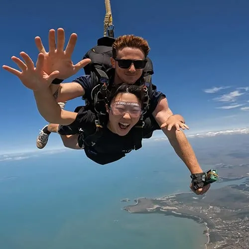 airliebeach_tandemfreefall