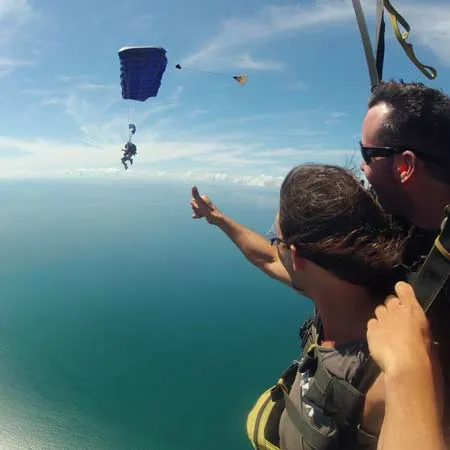cairns_underparachute